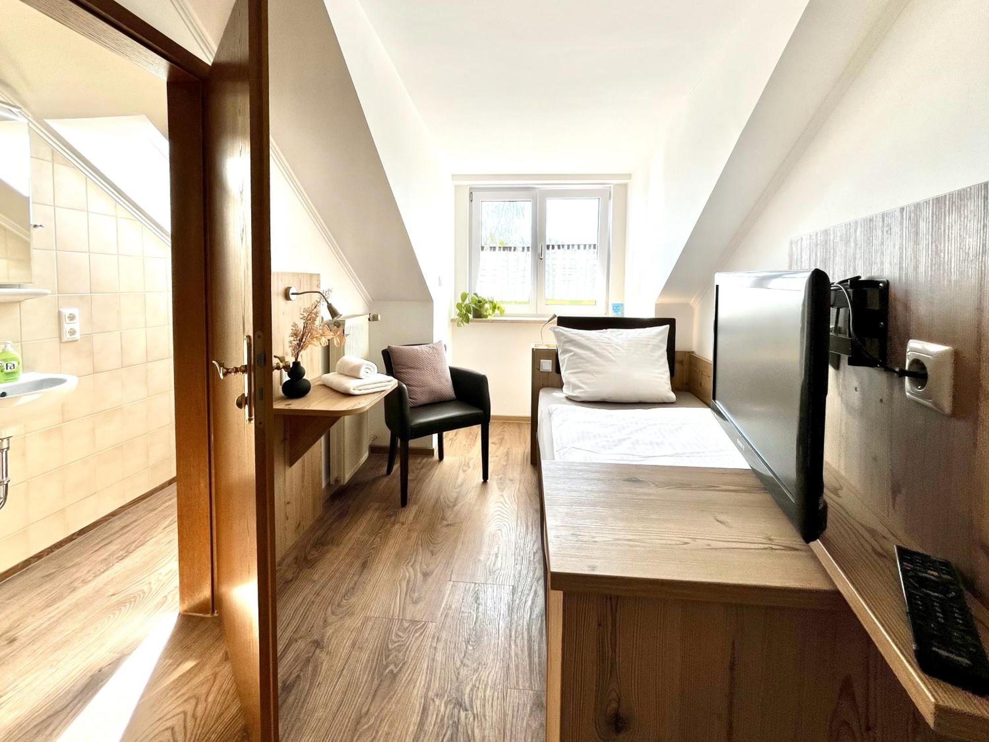 Gastwirtschaft & Hotel Doll Markt Indersdorf Rom bilde