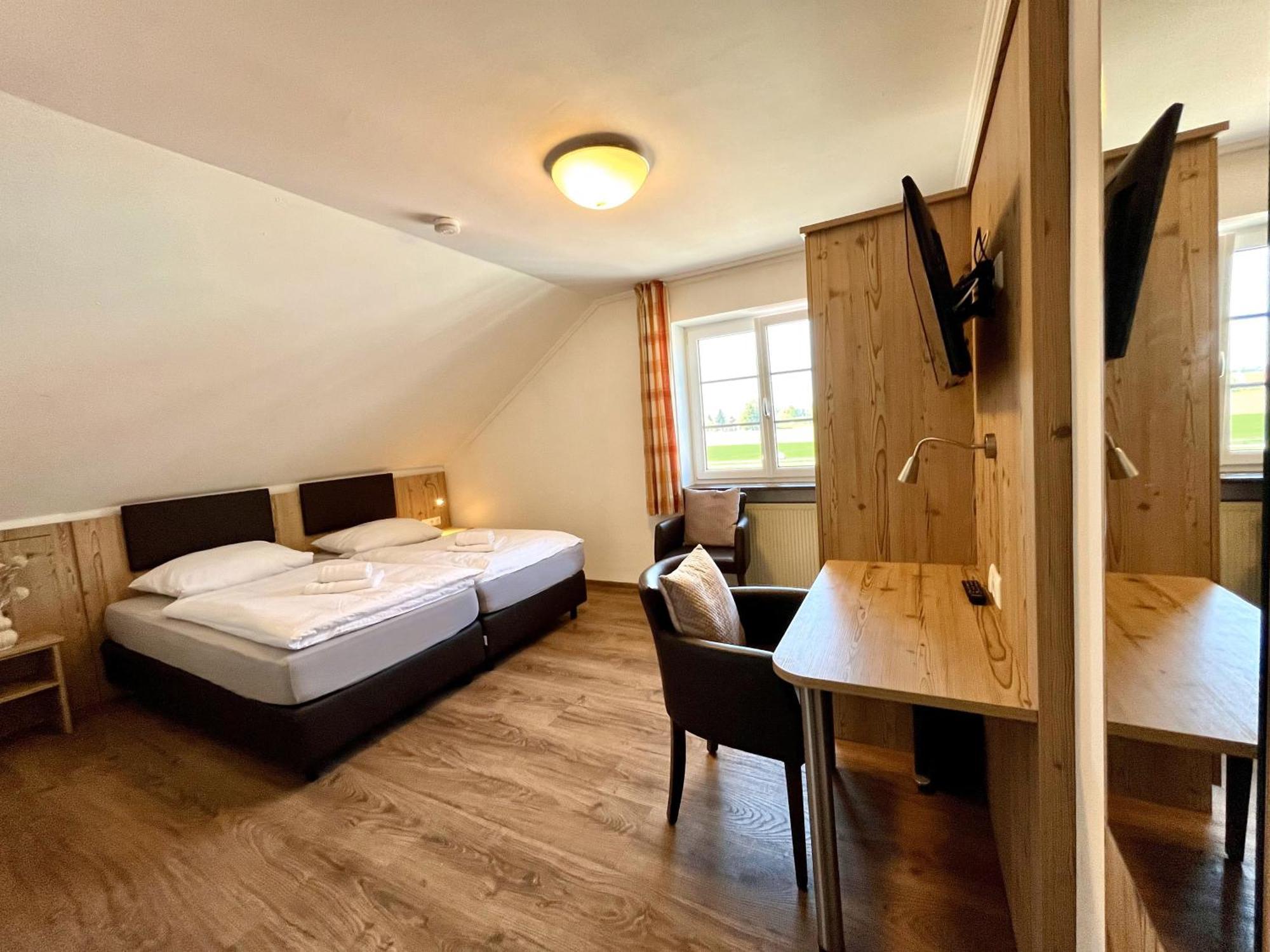 Gastwirtschaft & Hotel Doll Markt Indersdorf Rom bilde