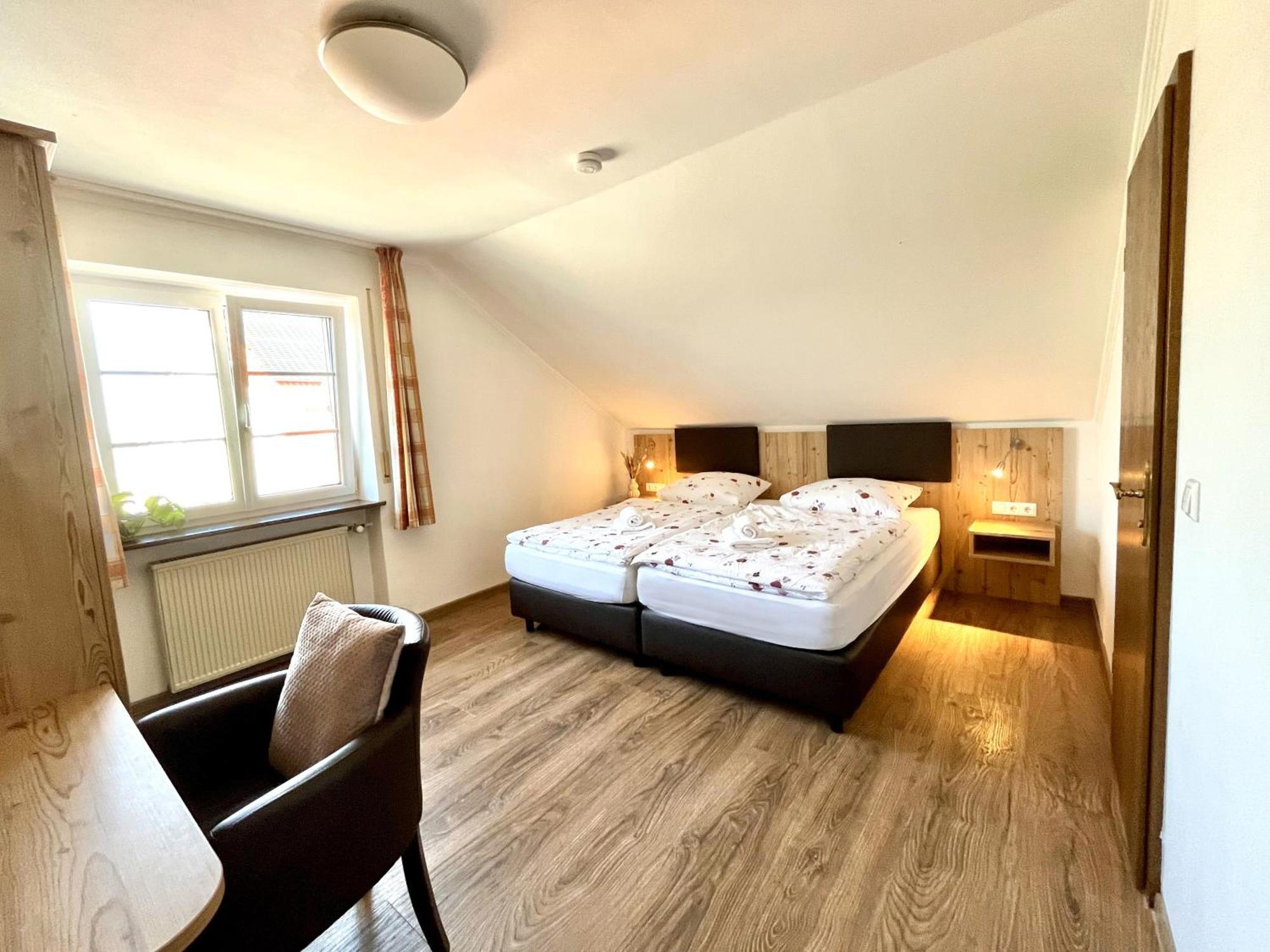 Gastwirtschaft & Hotel Doll Markt Indersdorf Rom bilde